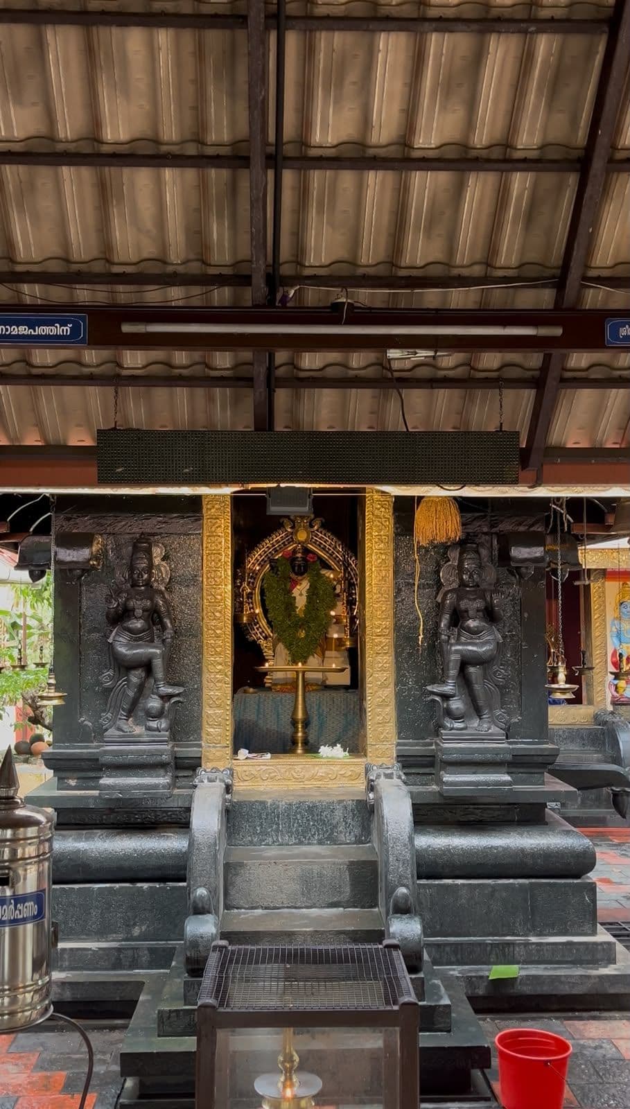 ക്ഷേത്ര ദൃശ്യം
